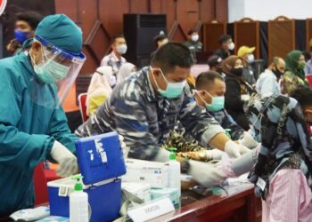 TNI AL Lantamal II Terus Lakukan Serbuan Vaksinasi Di 2 Tempat Secara Bersamaan