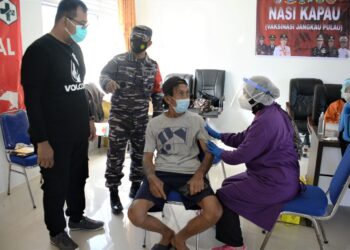 Masyarakat Maritim Pulau Terluar Mapur Tidak Luput di Vaksin Covid-19 Lantamal IV
