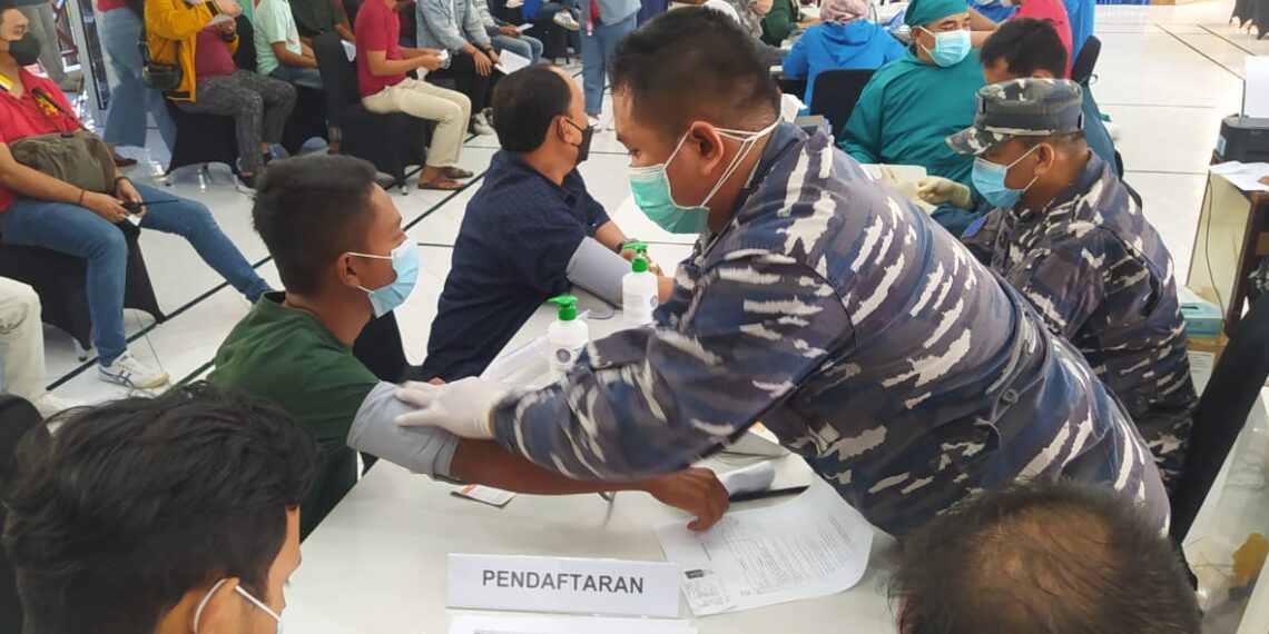 TNI AL Lantamal II Terus Gencar Laksanakan Serbuan Vaksinasi