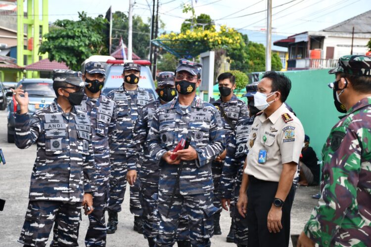 Antusiasme Masyarakat Maritim Ingin Divaksin, Dalam Serbuan Vaksin Yang Dilaksankan Lantamal IV