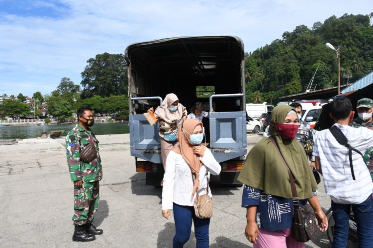 Program Serbuan Vaksinasi Maritim TNI AL (Lantamal II), Dihari Ke 4 Meluas Hingga Muaro Padang