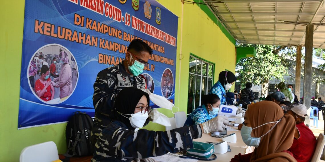 Lantamal IV Terus Fokus Lakukan Serbuan Vaksin Covid -19 Untuk Masyarakat Maritim