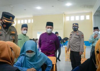 Bupati Lingga Tinjau Dua Tempat  Pelaksanaan Vaksinasi di Dabo Singkep