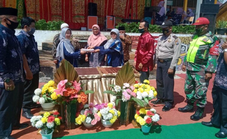 Addurorul Muntatsiroh  Resmi Jabat PLT Kepala SMKN 1 Sijunjung