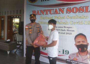 Secara Sembolis Edi Jaafar Serahkan Bantuan 600 Paket, Bahan Pokok kepada Kapolres Bintan