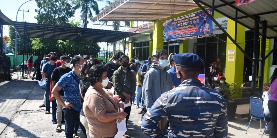 Hari Kedua Animo Masyarakat Maritim Semakin Tinggi, TNI AL Akomodir Vaksin Covid-19