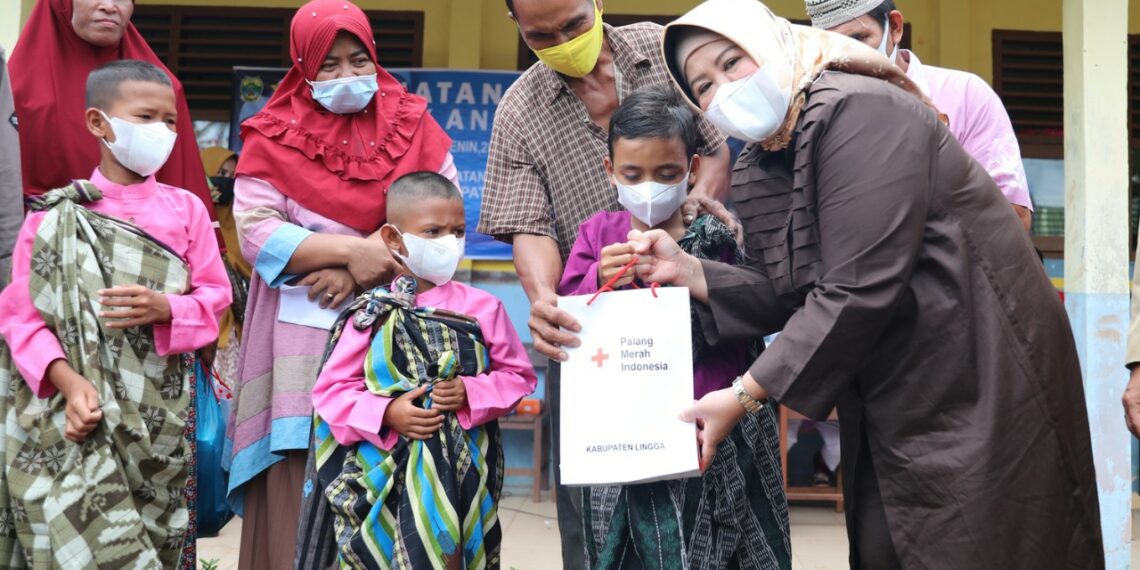 Kunker ke Lingga, Wagub Marlin Motivasi Anak-anak