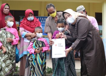 Kunker ke Lingga, Wagub Marlin Motivasi Anak-anak