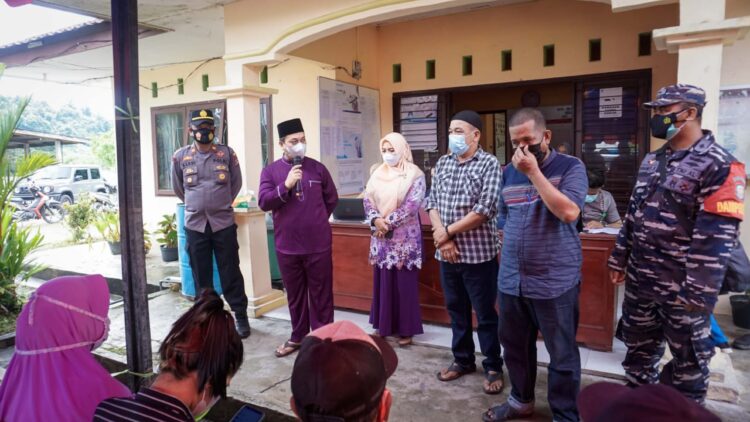 Bupati Lingga Tinjau Dua Tempat  Pelaksanaan Vaksinasi di Dabo Singkep