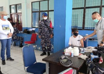 Lanal Ranai Pacu Upaya Tuntaskan Program Serbu,  Vaksin ABK di Pelabuhan Tanjung Payung Penagi