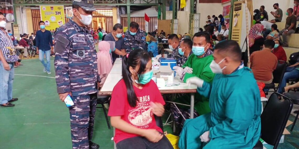 Lantamal II Terus Kebut Pelaksanaan Program Serbuan Vaksinasi Maritim di Gedung HBT Kota Padang