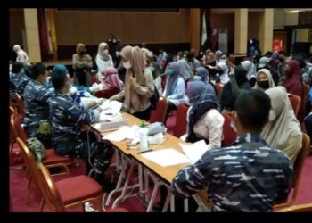 TNI AL Lantamal II Terus lakukan Serbuan Vaksinasi Kali Ini Menyasar Dikampus UNP Padang