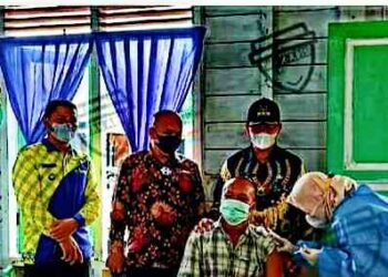 Tinjau Kegiatan Vaksinasi,Ketua Komisi 1 Sampai Terimakasih Kepada Medis