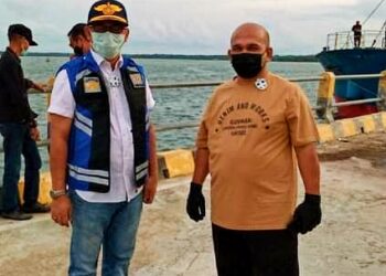 Ketua Komisi 1 DPRD Natuna Bersama Tim Satgas Covid-19 Tinjau Kedatangan KM Bahtera Nusantara