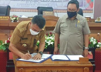 Bupati dan Ketua DPRD Natuna Tandatangani MoU RPMJD