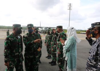 Wadanlantamal IV Sambut Pangkogabwilhan I Yang Baru Di Bandara RHF Tanjungpinang