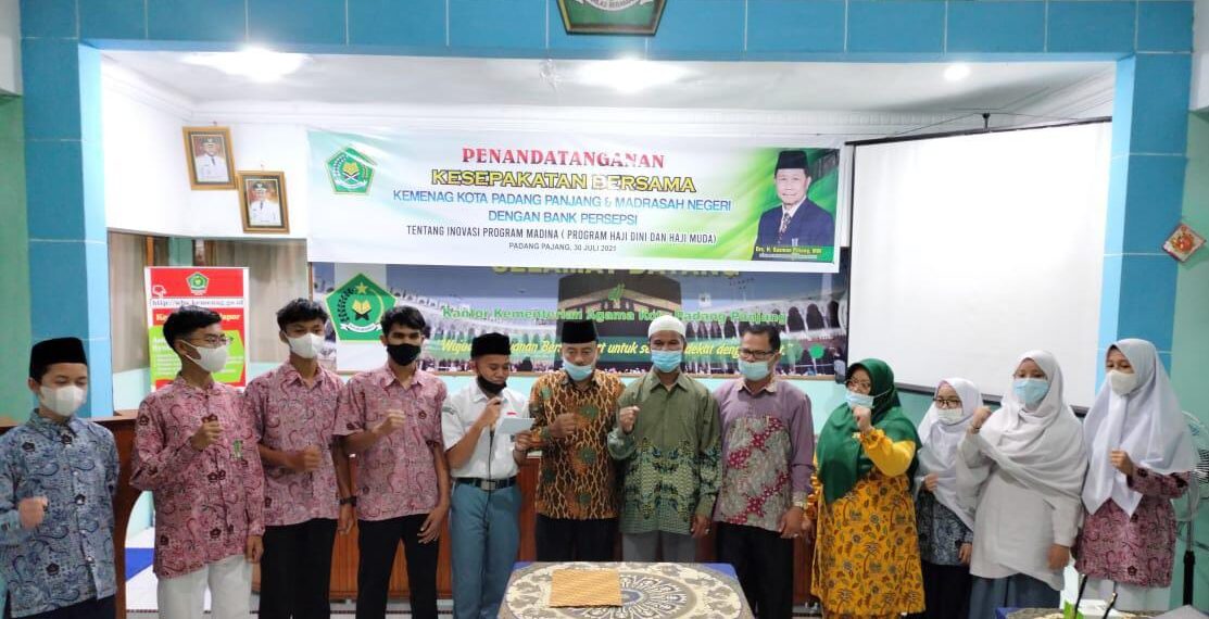 MoU Program Madina Inovasi Kakankemenag Padang Panjang & Perbankan Ditandatangani