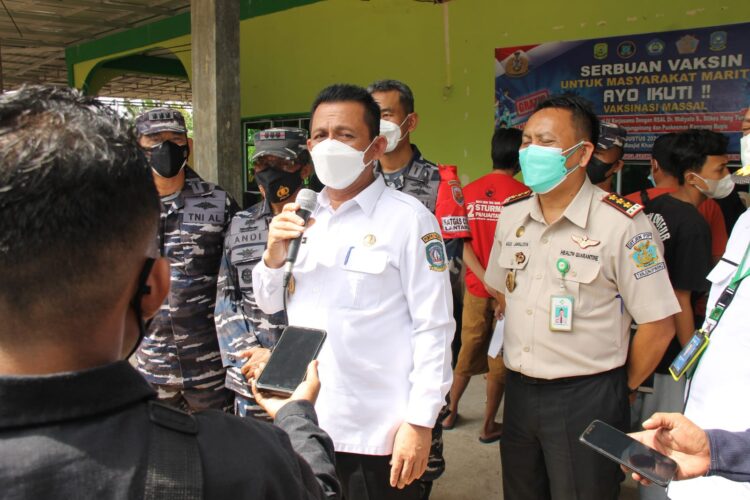 Gubernur Kepri Tinjau Vaksinasi Yang Dilaksanakan Lantamal IV Tanjungpinang