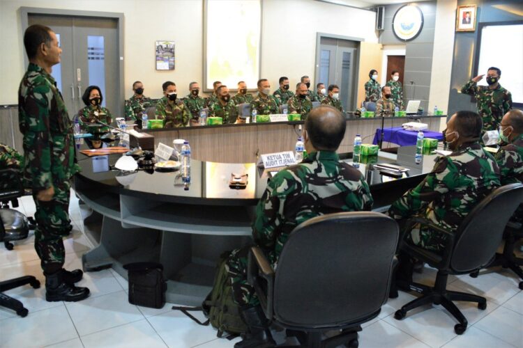 Iropslat Itjenal Pimpin Pembacaan Taklimat Awal Audit Kinerja Itjenal Ta 2021 Di Mako Lantamal IV