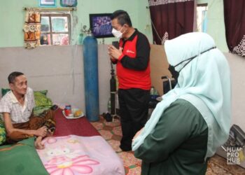 Blusukan Saat Libur, Gubernur Pastikan Bantuan Tepat Sasaran