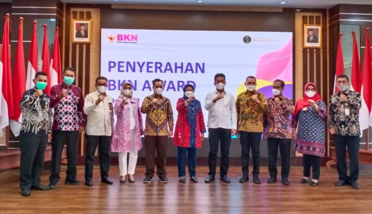 Pemkab Lingga, Terima Penghargaan Peringkat Pertama BKN Award 2021
