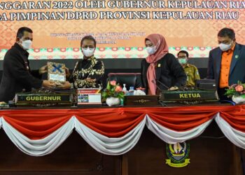 Rapat Paripuna DPRD Kepri Sahkan APBD Tahun Anggaran 2022