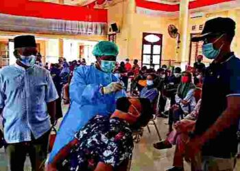 Didamping PLT Camat Bungtim Ketua Komisi I DPRD Natuna Wan Arismunandar Patau Guru Jalani Rapid Tes