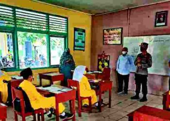 Agar Tidak Kecolongan, Didampingi Kapolres Komisi I DPRD Natuna Sidak Prokes di Hari Pertama Belajar Tatap Muka