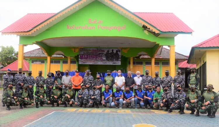 Jelang HUT ke 76 Korps Marinir Yonmarhanlan IV Tanjungpinang Gelar Bersih Pantai