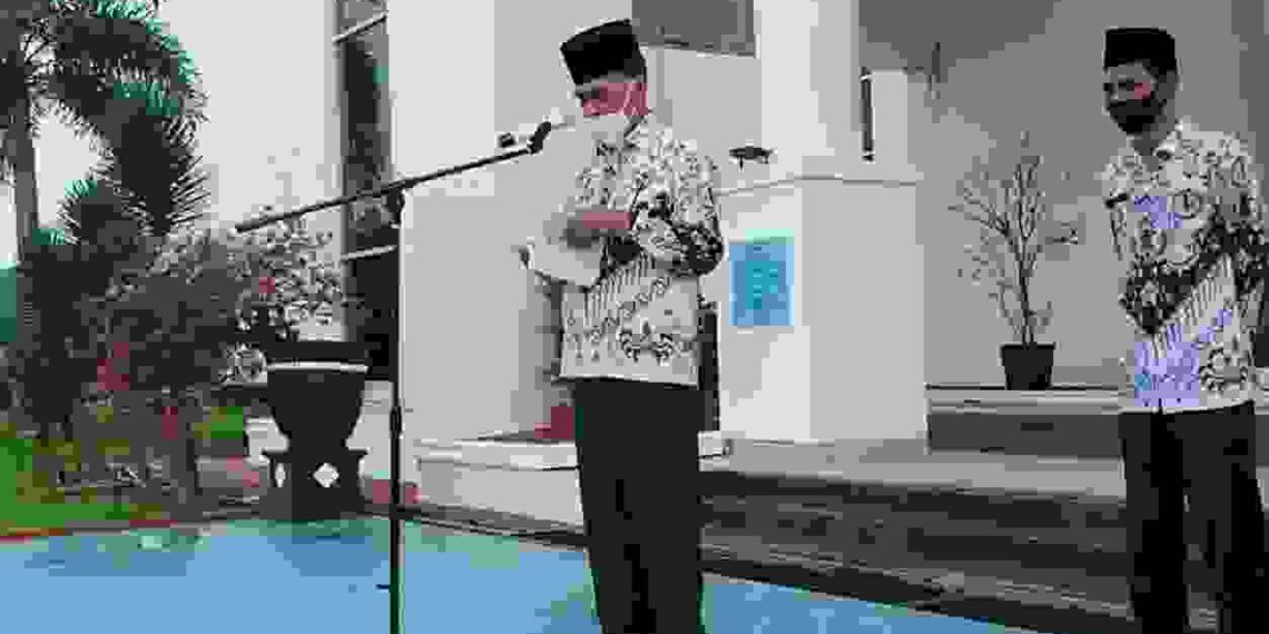 Bupati Natuna : Selamat Hari Guru Tanpa Guru Kita Semua Tidak Akan Dapat Seperti Saat Ini