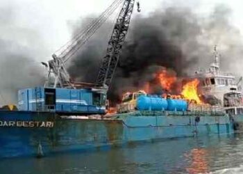 Kapal Barang Milik Pengusaha Natuna Terbakar di Pelabuhan Sunda kelapa