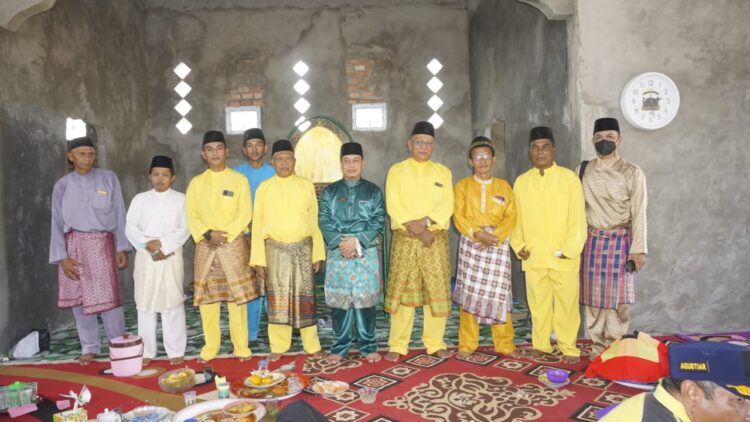 Bupati Lingga Hadiri Peringatan Maulid Nabi di Desa Mepar, Sekaligus Ziarah Ke Makam Besejarah