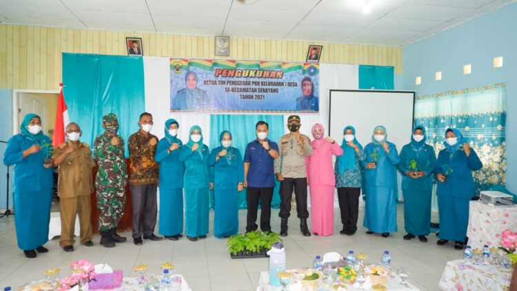 Momen Pelantikan TP PKK Desa & TP PKK Kelurahan, Bupati Lingga Minta PKK Jadi Leader Ditengah Masyarakat