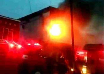 Kondisi Hujan Lebat Api Lalap Toko Devon