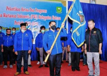 Usai Lantik PWI Natuna Ketua Umum PWI Pusat Ingatkan Wartawan Jangan Melanggar Kode Etik Jurnalistik