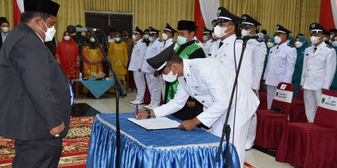 Bupati Lantik 28 Wali Nagari Terpilih se Kabupaten Padang Pariaman