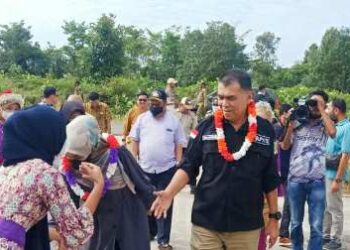 Ketua Serta Anggota DPRD Dampingi Bupati Natuna Resmikan Perumahan Nelayan Seminte