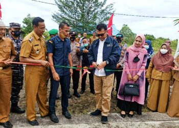 Bupati Wan Siswandi Hibahkan Kantor BPP Untuk Kantor Desa Pangkalan Serasan