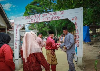 Kunjungi Desa Persiapan Berjong, Nizar Pastikan PLN Masuk Dusun