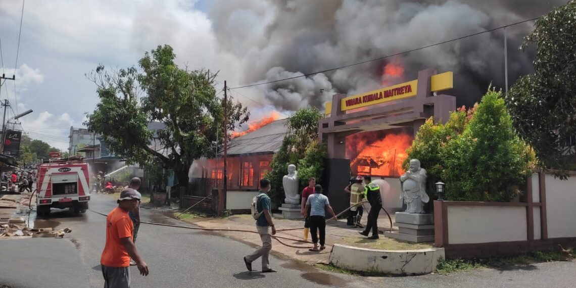 Wabup Lingga Ikut Berduka Atas Musibah Kebakaran Di Tiga Tempat Usaha Di Dabosingkep