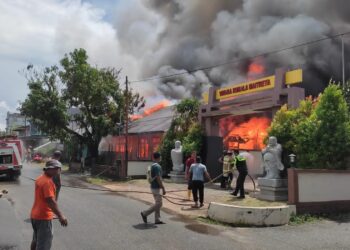 Wabup Lingga Ikut Berduka Atas Musibah Kebakaran Di Tiga Tempat Usaha Di Dabosingkep