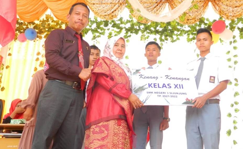 SMKN 3 Sijunjujung Gelar Perpisahan Sejumlah Siswa Peroleh Sertifikat UKK LSP P1 Predikat Kompeten