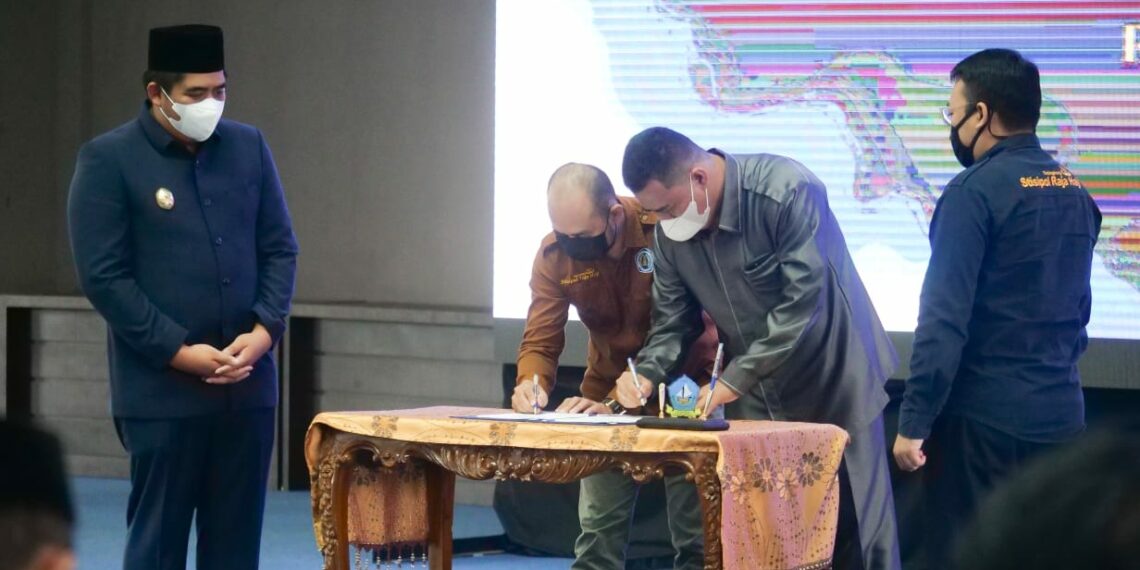 Plt Bupati Bintan Launching Program Desa Bersarjana