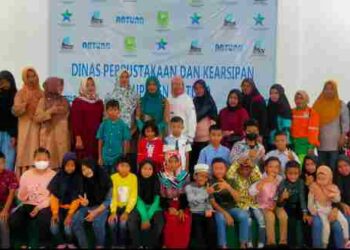 Mengisi Waktu Libur Siswa dan Guru SD Sepempang  Kunjungi Perpusda Natuna