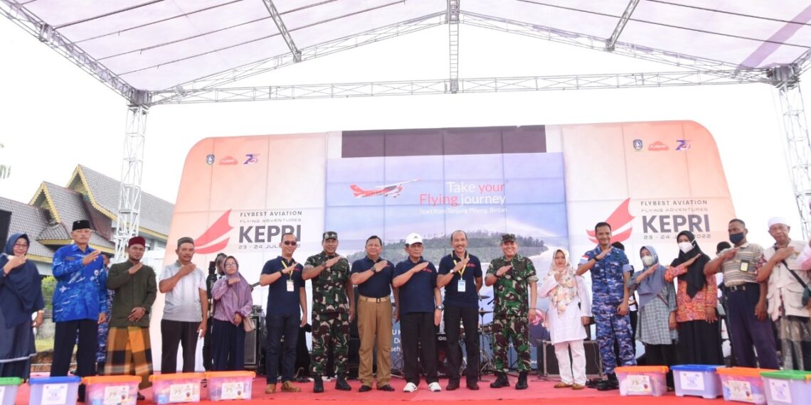 Peringati Hari Bhakti TNI AU Ke-75 Lanud RHF Tanjungpinang Gelar Kegiatan Bhakti Sosial