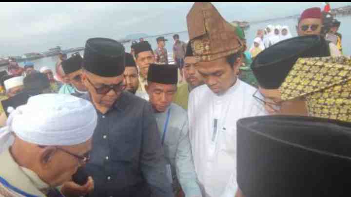 Bupati dan Ketua DPRD Natuna Kagum Warga Rela Berdesakan Melihat UAS