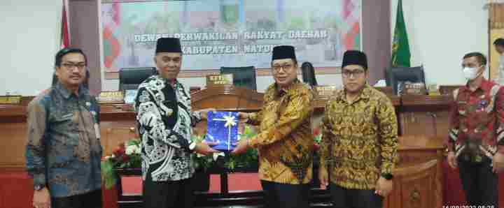 Bupati Wan Siswandi Sampaikan P-APBD Natuna Tahun Anggaran 2022