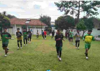 DUA PELAJAR NATUNA MENGIKUTI LIGA SANTRI PSSI PIALA KASAD TAHUN 2022 DiI BANDUNG