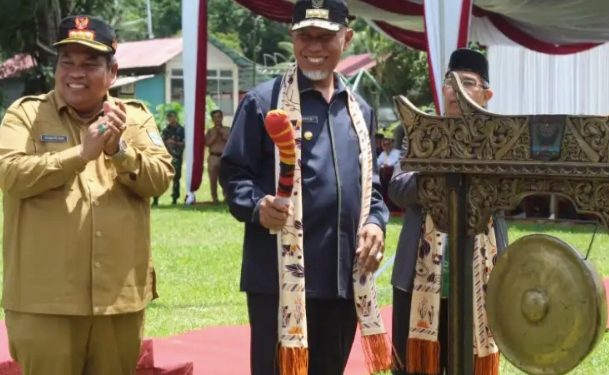 Bupati Suhatri Bur Dampingi Gubernur Resmikan Pelaksanaan TMMD Ke-115 di Padang Pariaman