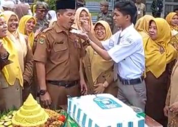 SMAN 1 Lubuk Alung Peringati Hari Guru Ke 77 Tahun 2022